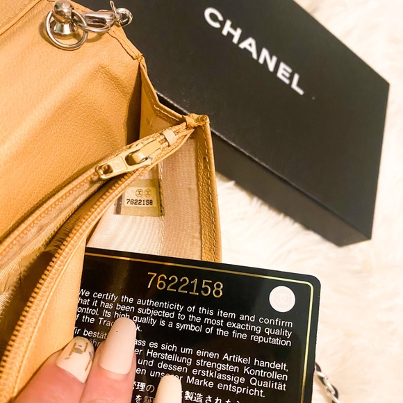 CHANEL Crossbody - SOLD - Picture 8 of 8